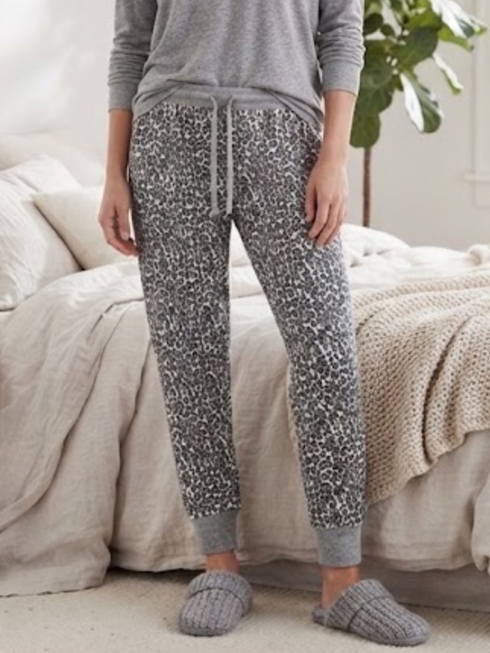 SPLENDID Animal Print Pajama Joggers XL